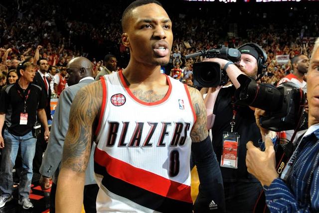 官宣：湖人与篮网达成交易 拉塞尔换锋线神将