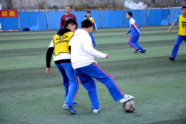 钟鼓和鸣逐绿茵 百面崇阳铜鼓奏响“楚超”咸宁主场